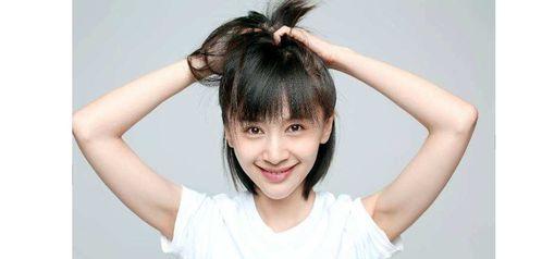 娱乐吃瓜酱刚满十八岁,十八岁青春绽放,揭秘娱乐圈新晋小花