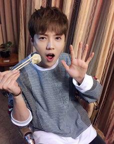 娱乐吃瓜酱情侣,甜蜜互动,揭秘明星爱情故事